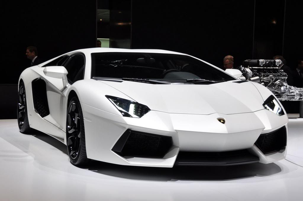 8767154-lamborghini-aventador_zps1efd4f7