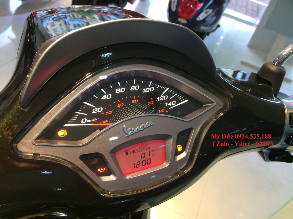 Danh gia Vespa Sprint ABS Gia 74500000 VND - 8